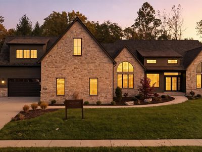 223 E Basalt Dr, Huntertown, IN, 46845