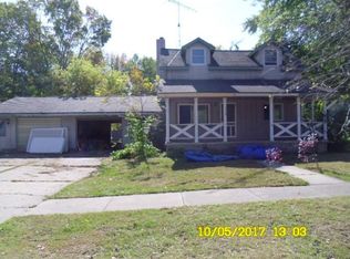 128 E Oak St, Harrison, MI 48625