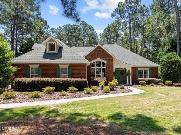 6 E Magnolia Court, Southern Pines, NC 28387
