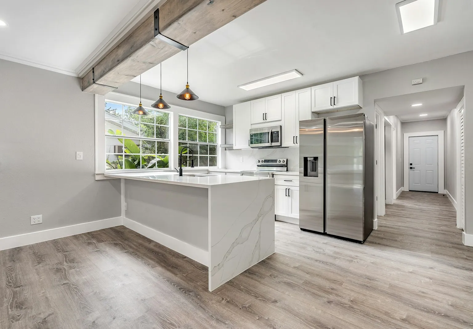186 22nd Avenue North, Unit 1 — Photo 1