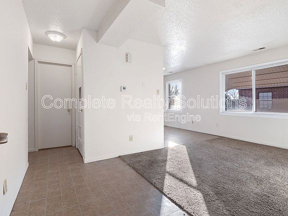 4th image of 337 Mount Everest Dr
