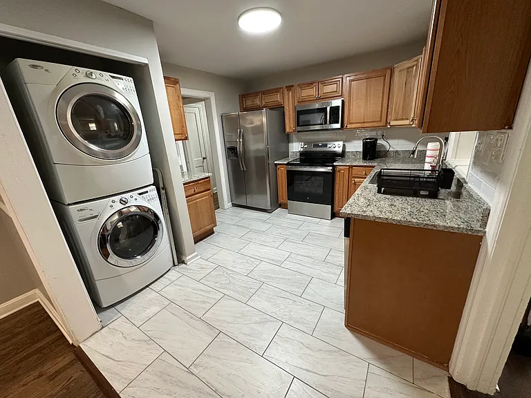 2499 Jewel St — Photo 3