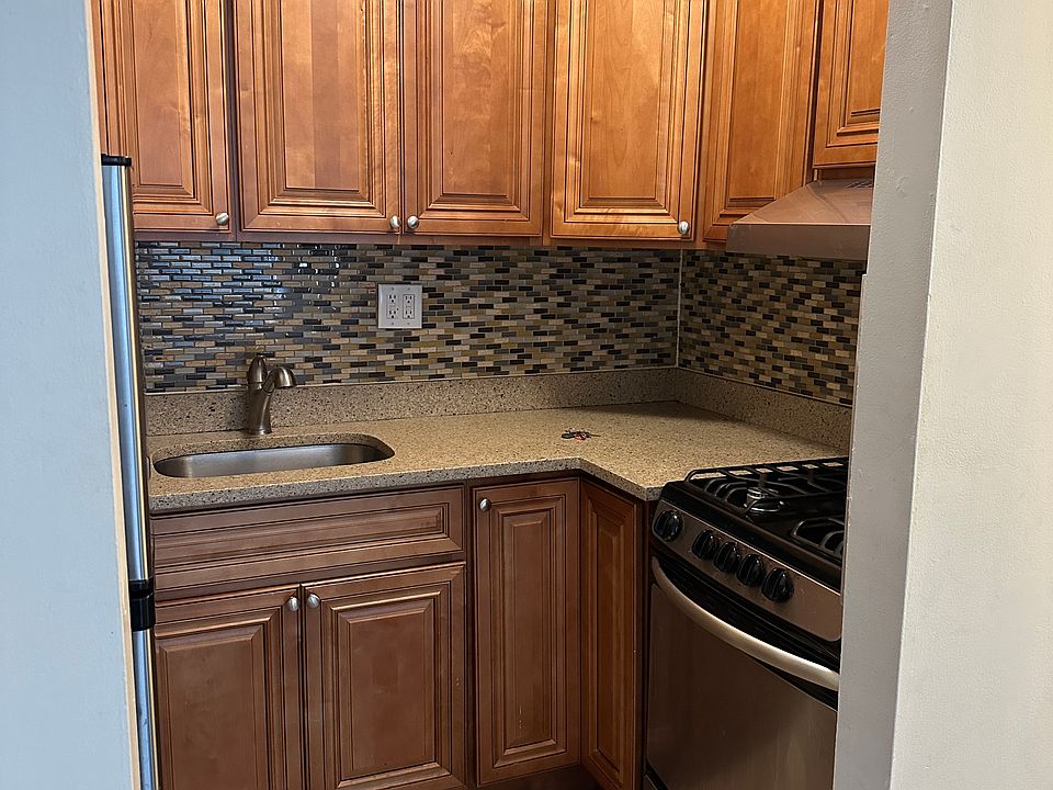2nd image of 155 E 30th St APT 4B