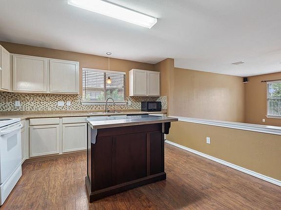 4th image of 2805 High Pointe Blvd