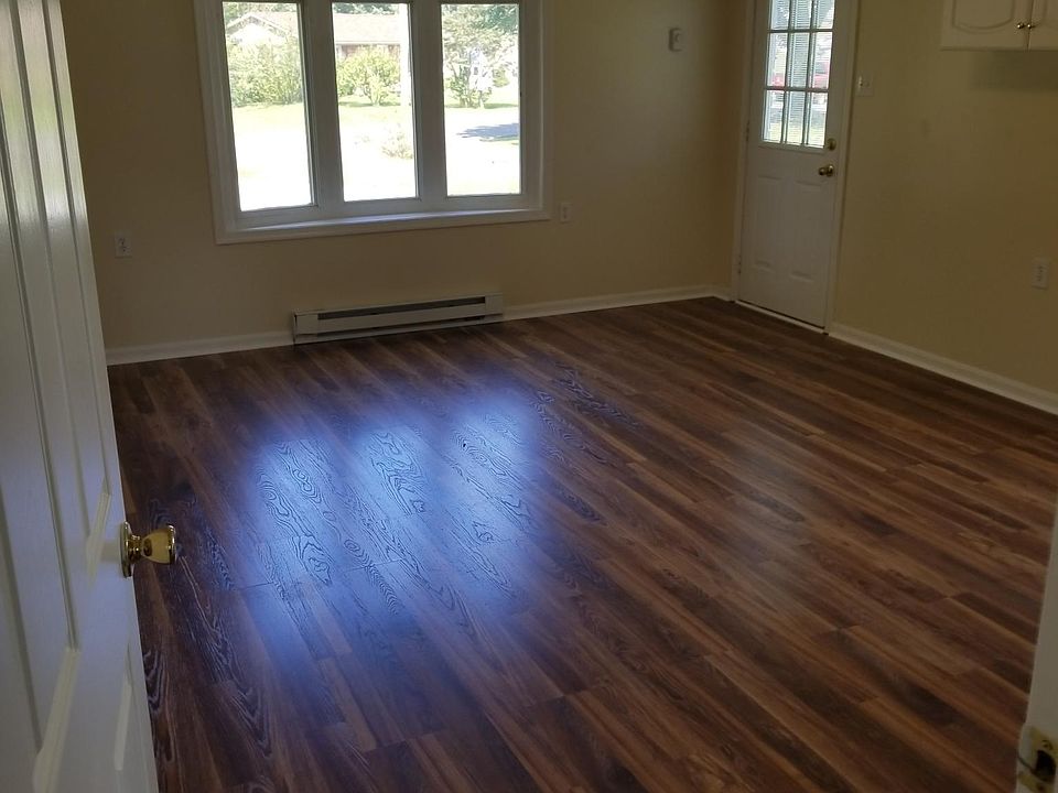 1st image of 128 Meadowbrook Dr