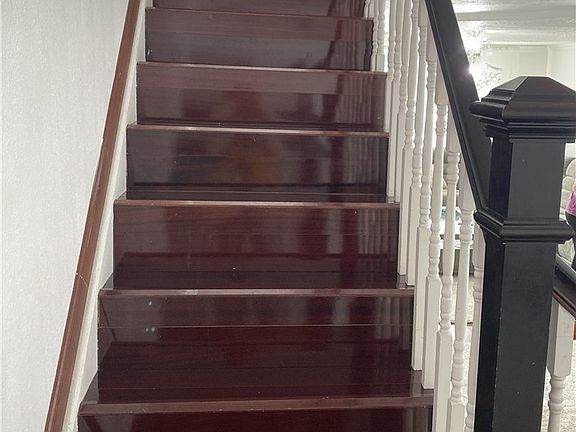 5th image of 175 Rita St