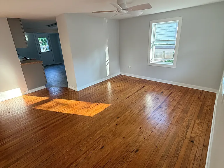 25 Ridge Ave — Photo 2