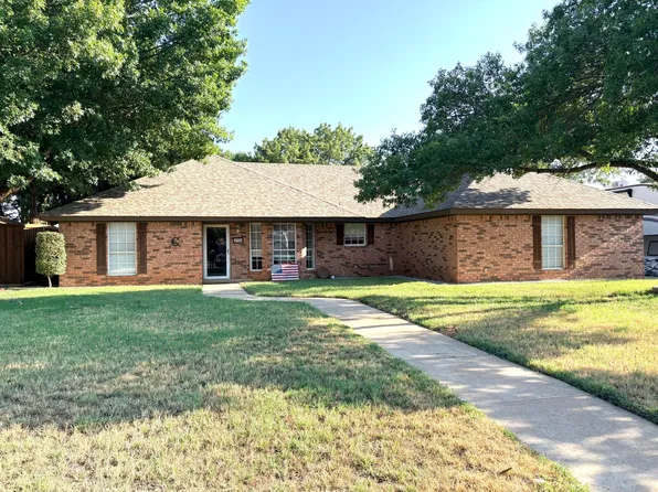 1714 E Hester St, Brownfield, TX 79316