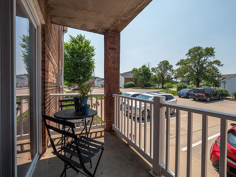Allen Creek Apartments — Photo 28