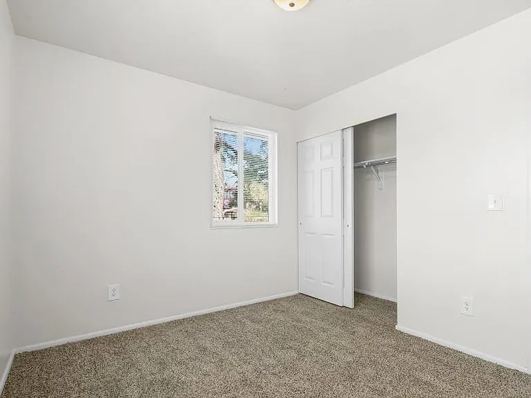 Mountain Ridge Manor — Photo 18