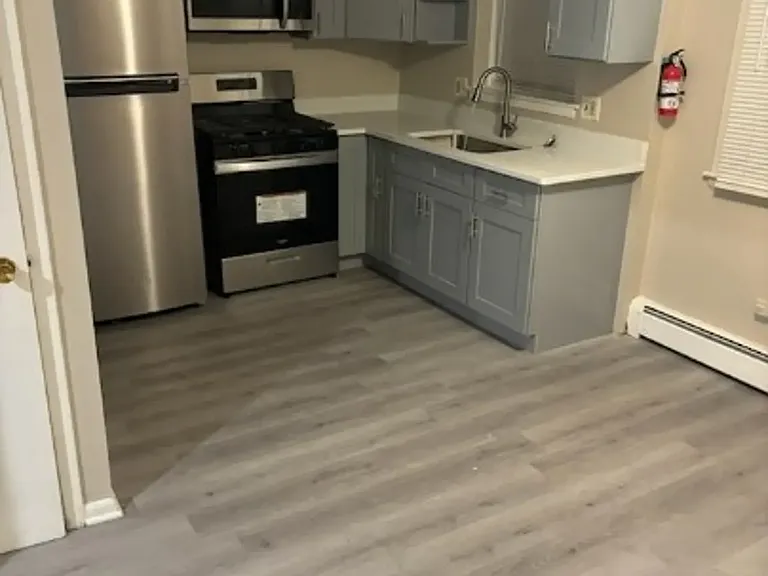 14608 Keystone Ave — Photo 9