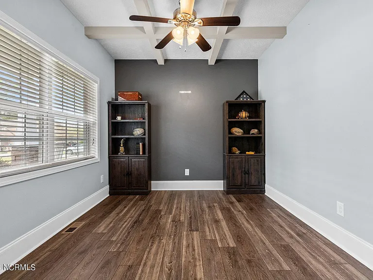 160 Argyll Ave — Photo 12