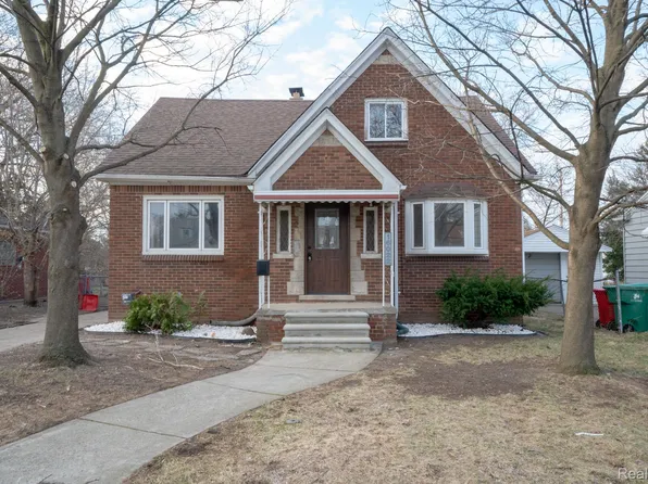 16022 Stephens Dr, Eastpointe, MI 48021