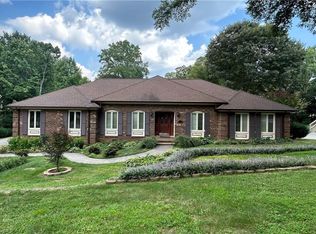 1021 Greenhurst Rd, Winston Salem, NC 27104