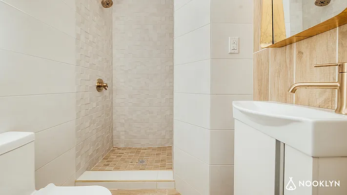 Rented by Nooklyn NYC LLC | media 11