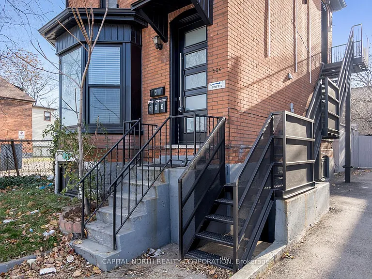 556 King St E #3 — Photo 4
