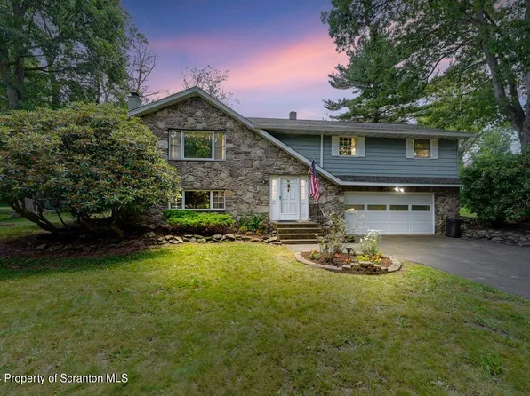 141 Carol Dr, Clarks Summit, PA 18411