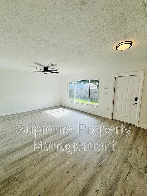 2 bed, 1.0 bath, 847 sqft, $2,099 — Photo 3