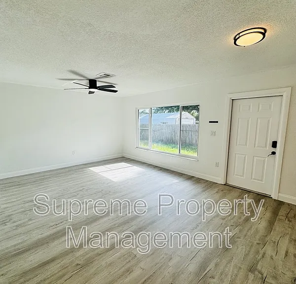 3154 Pine Tree Ave #2 — Photo 3