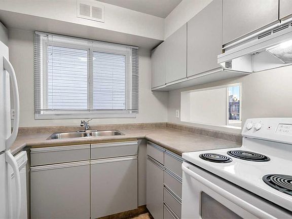 4th image of 1720 W 13th St SW #306