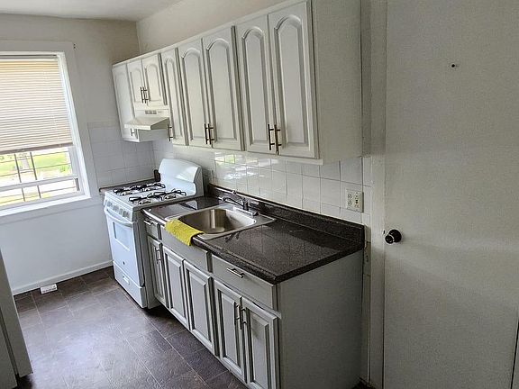 5th image of 41 Park Ave