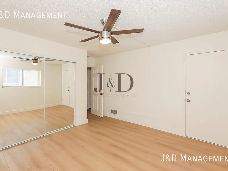 909 S Sunshine Ave S — Photo 14