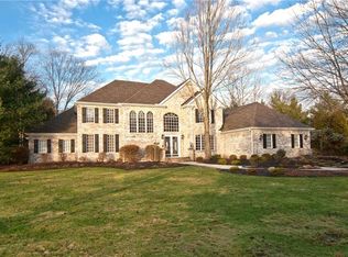 6190 Penfield Ln, Solon, OH 44139