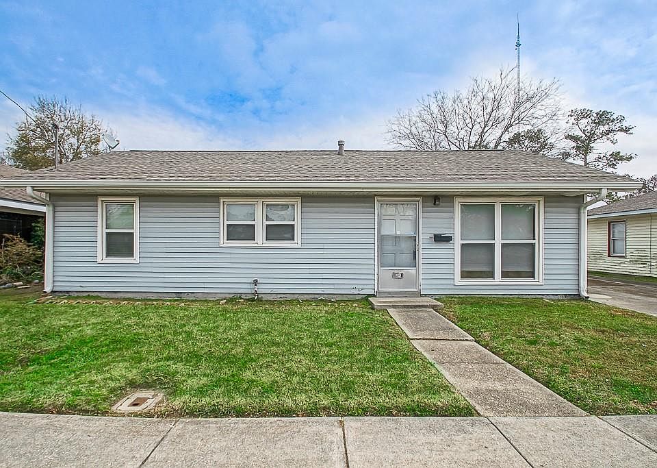 1st image of 34 Tulip Dr