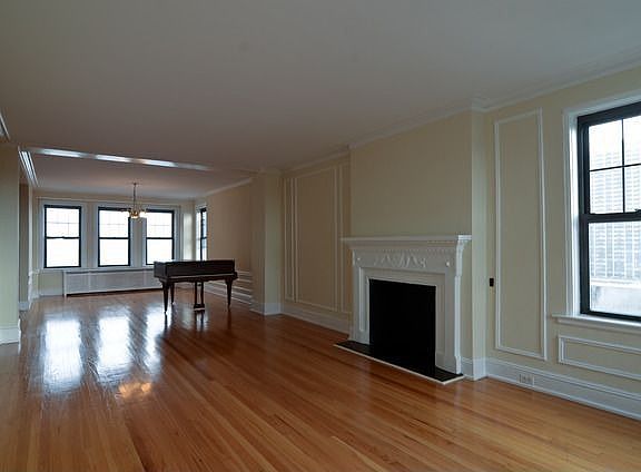 4th image of 7321 S South Shore Dr APT 11C