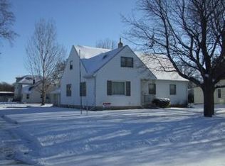 501 9th St S, Olivia, MN 56277