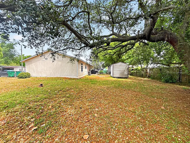 208 Squirrel Haven Rd #A — Photo 16
