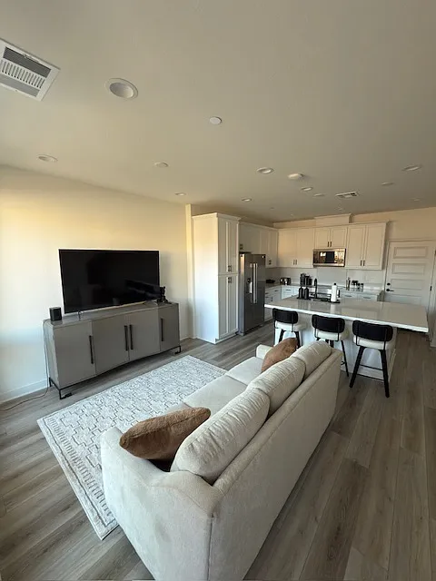 703 Metric Rd — Photo 2