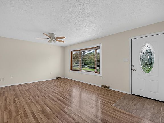 3rd image of 43 Crupper Ln