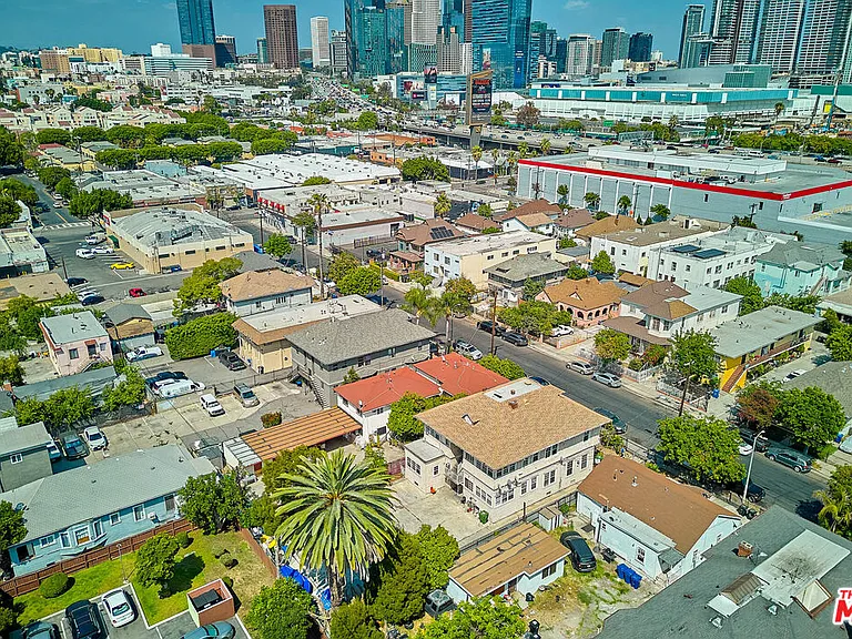 1347 Valencia St — Photo 39