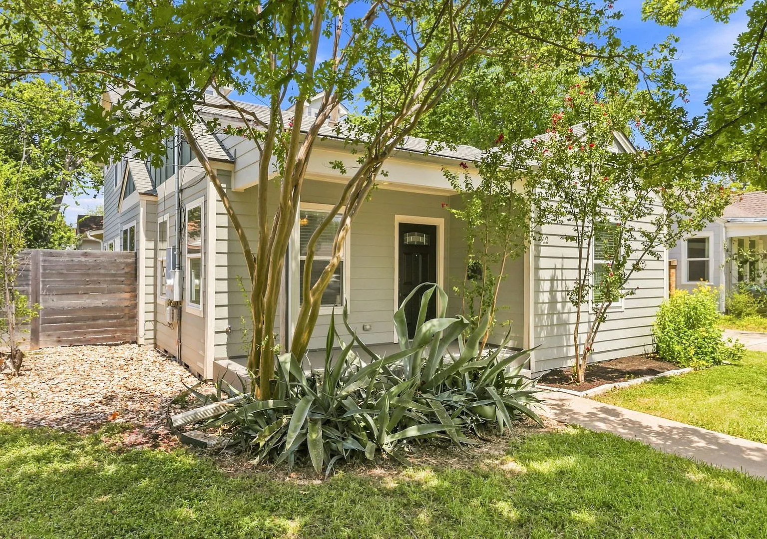 Ut Pre-Lease: 2013 Completely Remodeled 6 Bed / 3 Bath North Campus Home — Photo 3