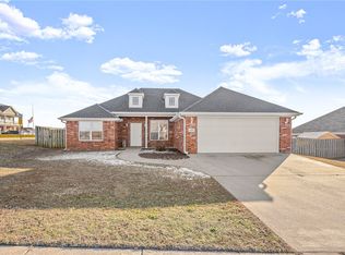 350 Coopers Farm Rd, Centerton, AR 72719