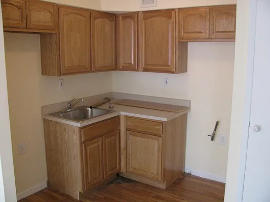 Rented by PMG Real Estate  | media 9