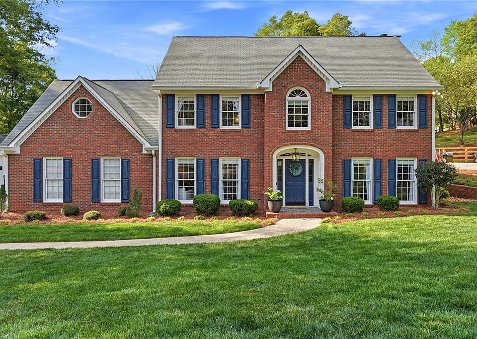 1st image of 2116 Candlewood Ct NE