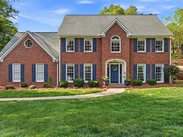 2116 Candlewood Ct NE, Marietta, GA 30066