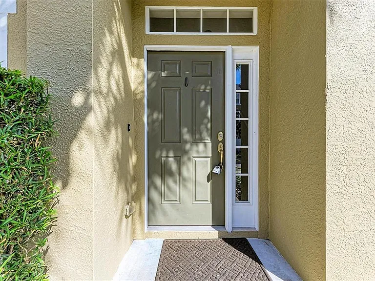 3047 Pointeview Dr — Photo 4