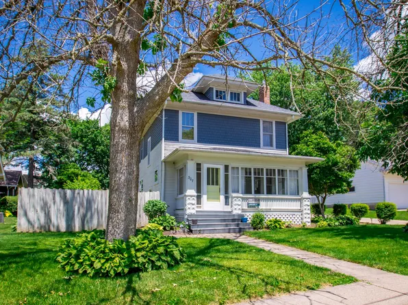 307 Parkington Dr, Muscatine, IA 52761
