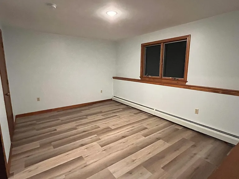 162 Cedar Swamp Rd #B — Photo 2