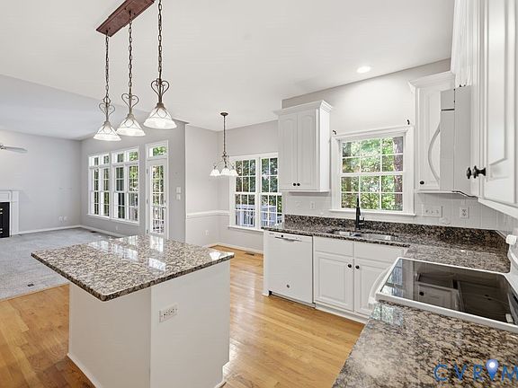 3rd image of 6000 Fox Grove Pl