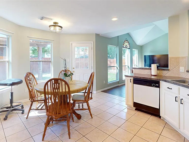 6014 Knollwood Trl — Photo 11