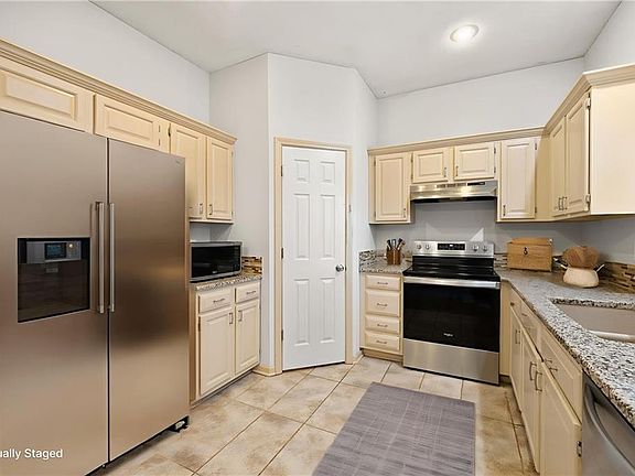 4th image of 309 Mesa Dr