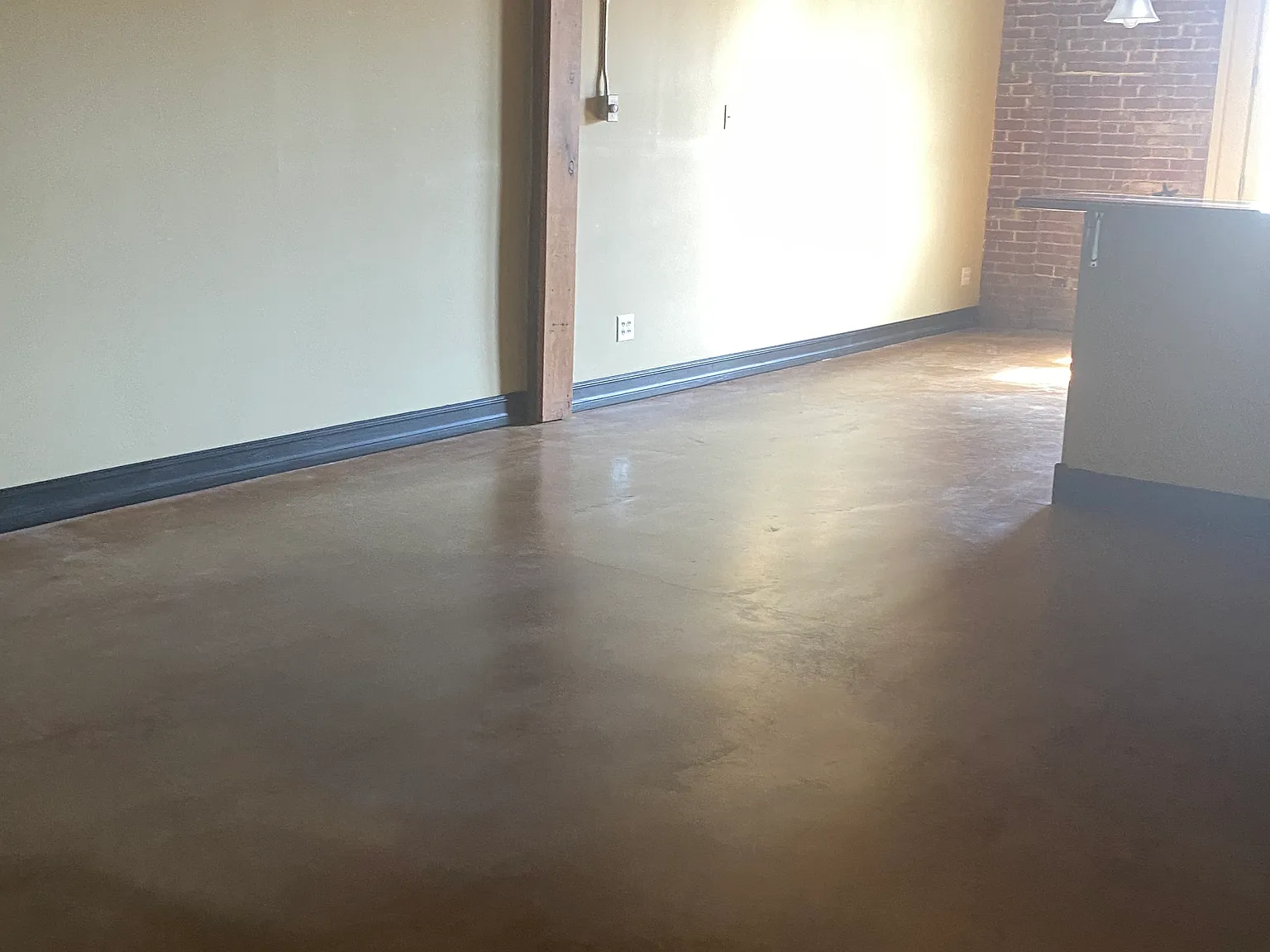 1 bed, 1.5 bath, 1070 sqft, $1,500 — Photo 2