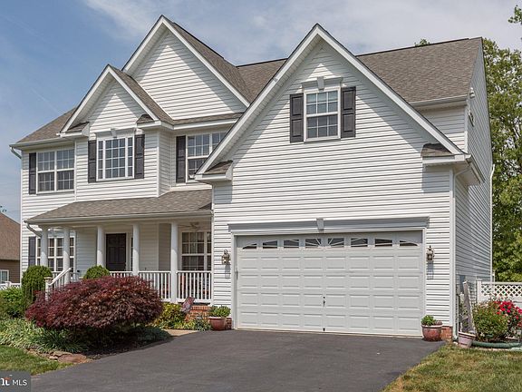 3rd image of 9506 Everette Dr