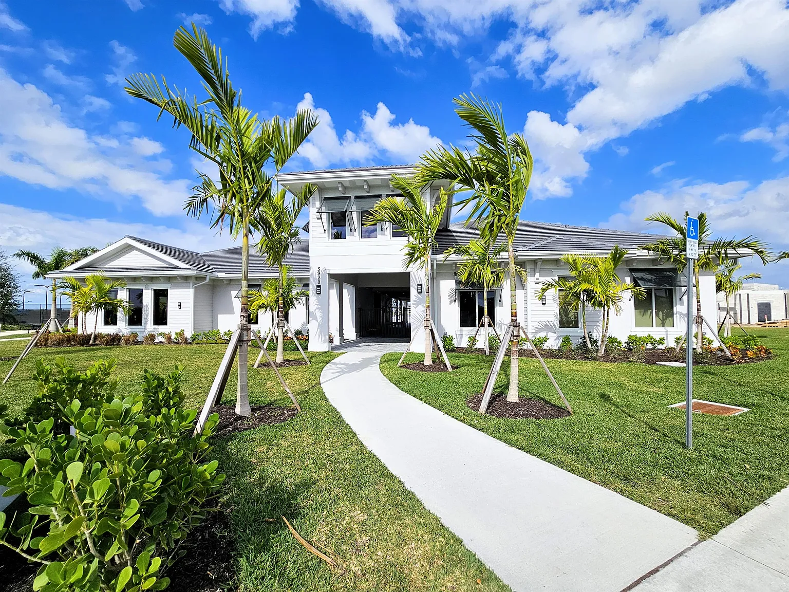 5807 Double Eagle Cir #4613 - The National - Sauder — Photo 4