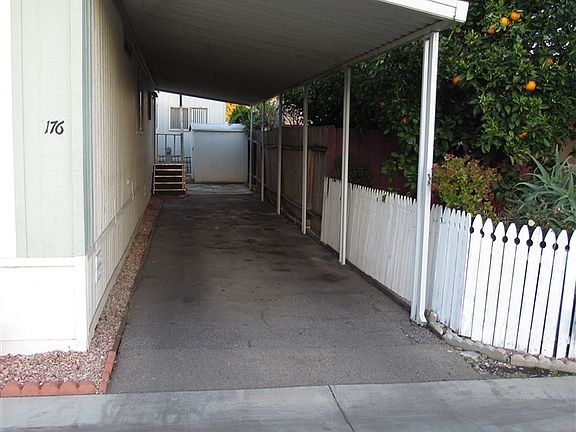 5th image of 176 Evergreen Pkwy
