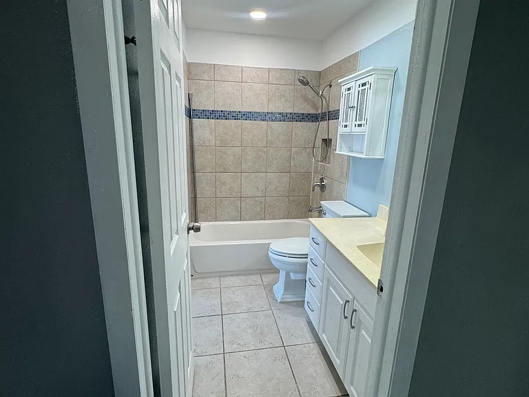8800 Bardmoor Blvd #27 — Photo 11